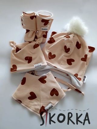 Pro malou a velkou ségru.❤️🥰 #bysikorka #handmade #madebylove #mamasije #mamatrideti #srdce #ladi #sestry #sourozenci...